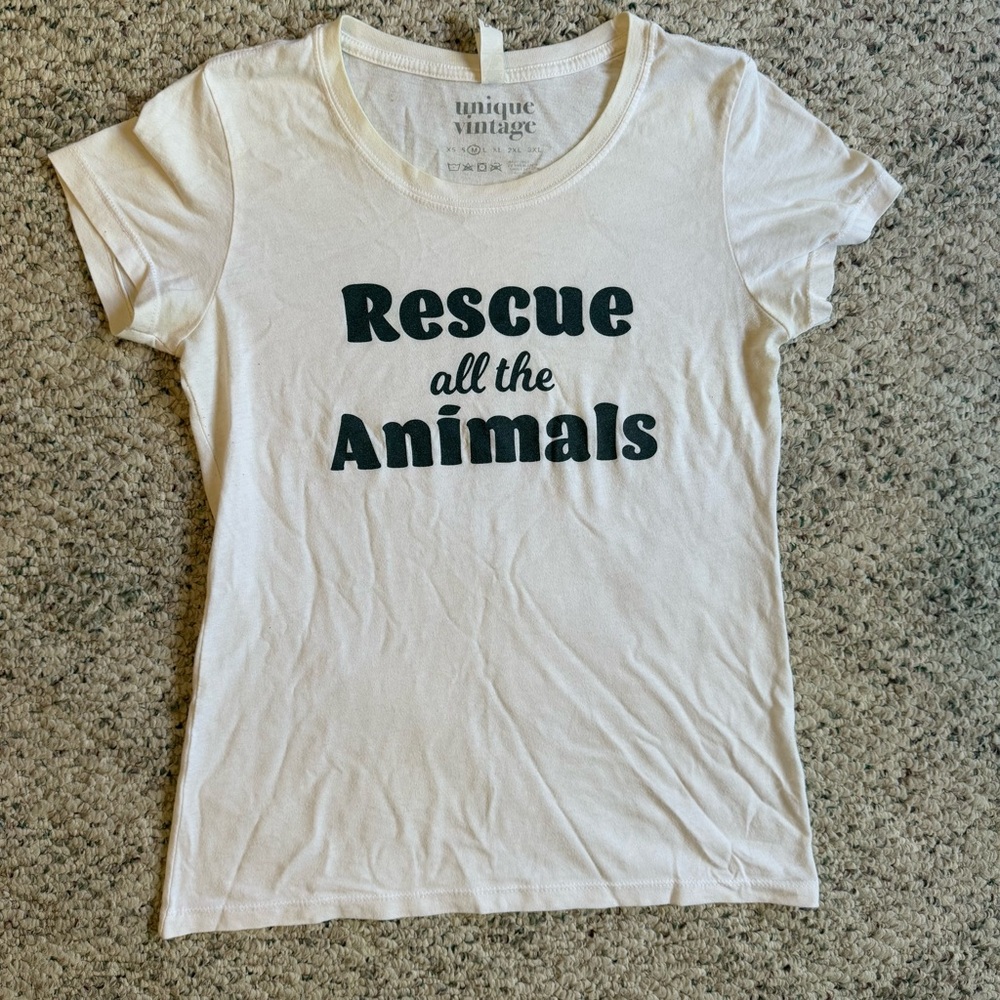 Unique Vintage Rescue All The Animals White Tee Women’s Medium